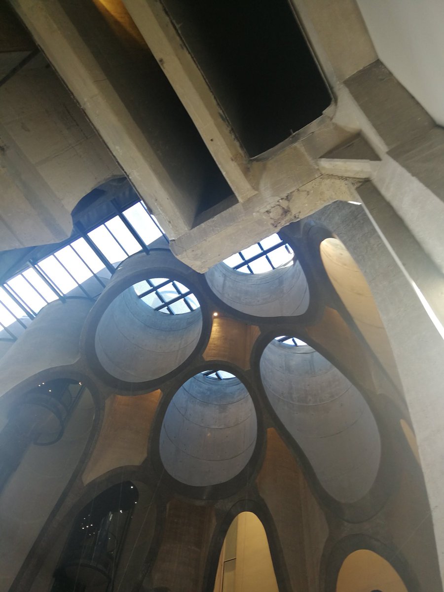 Spending the afternoon at <a href="/ZeitzMOCAA/">ZeitzMOCAA</a> with <a href="/fitnessgirl_za/">Tracey-Lee Lusty</a> and @lifewithme_sa for a #NewWeekNewSpot lunch at their beautiful restaurant on the top floor.