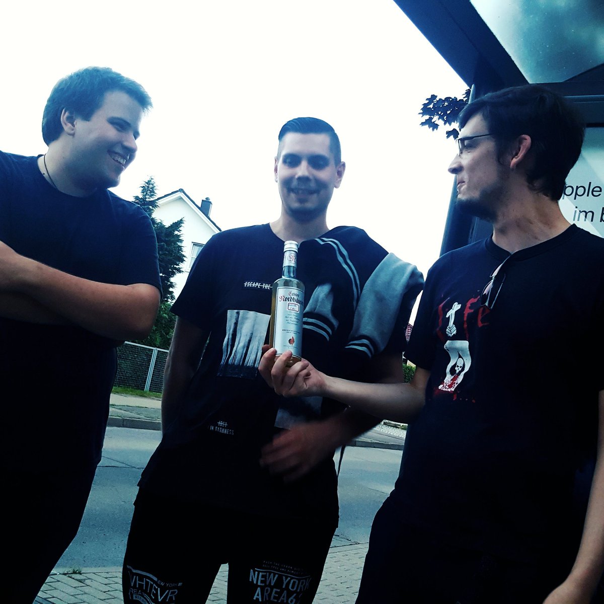 DarkGamerin's tweet photo. Schöner Abend mit Kando, Neo , Krause und Blossem . (https://t.co/XxYO2aNQjo https://t.co/7koz1BmFMa https://t.co/NSDdF9PZZ9 )
#Twitch #Communitytreff #Berlin #GuardiansArmy #Streamer https://t.co/Cz53KoJq2z