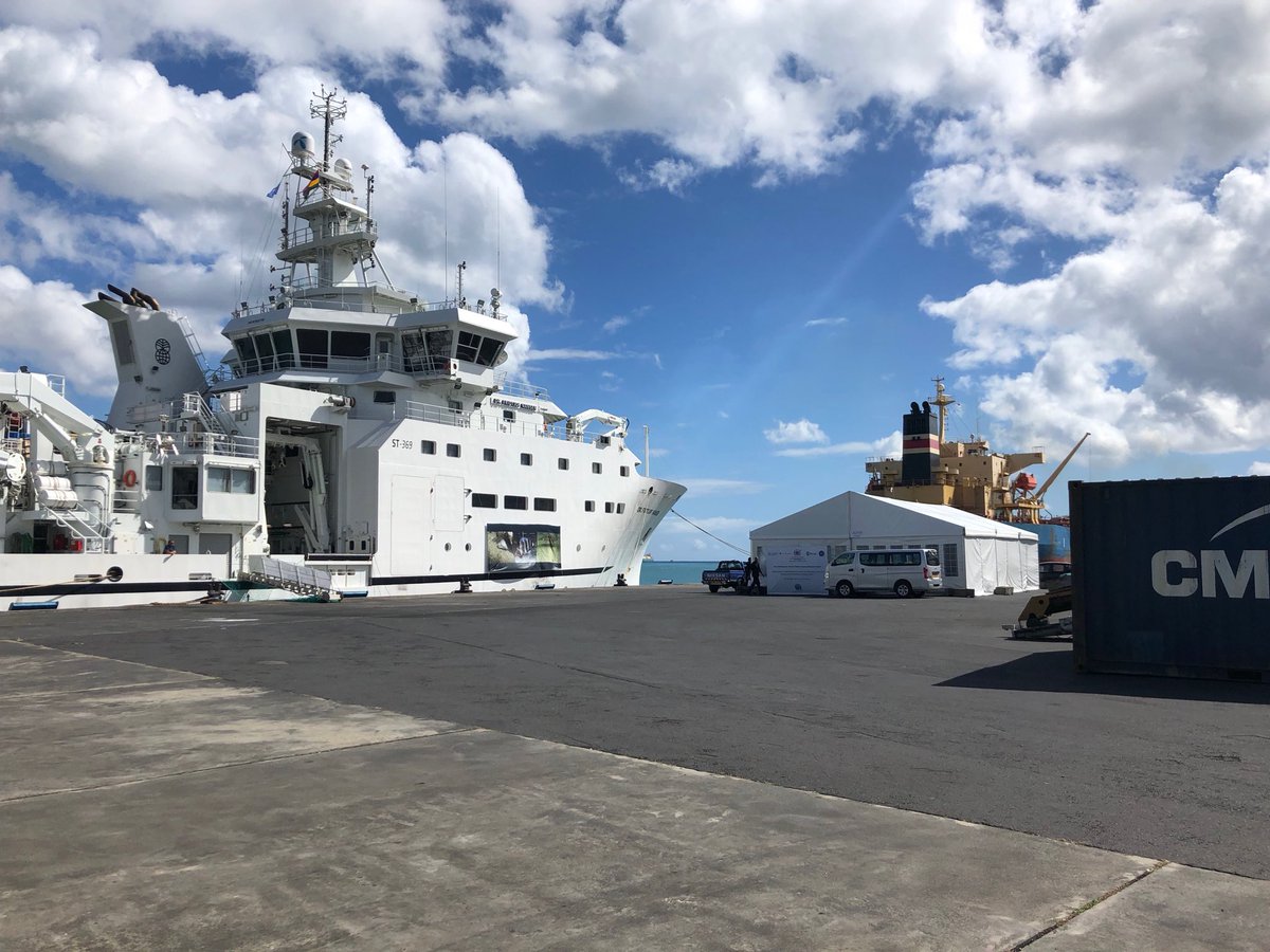 Dr.Fridtjof Nansen skipet i Port Louis, stort oppmøte og fin markering av samarbeid om #havforskning! <a href="/mfa/">melty Future Awards</a>.no #sdg14