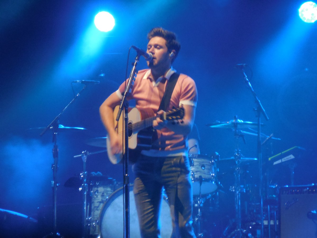 1DfansQLD's tweet photo. https://t.co/doW2aN5SeO