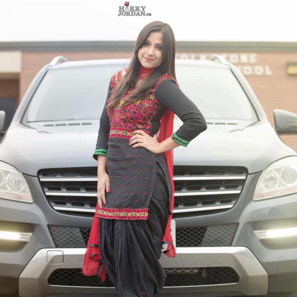 jasjourno's tweet image. Meet ‘patwari saab’
24,  \newly-wed, #formermodel—the last thing that fits into the profile of  #NavjotKaurChahal is the job of a #patwari. Well, there she is, loving  her work and being referred to as ‘patwari saab’
tribuneindia.com/news/life-styl…