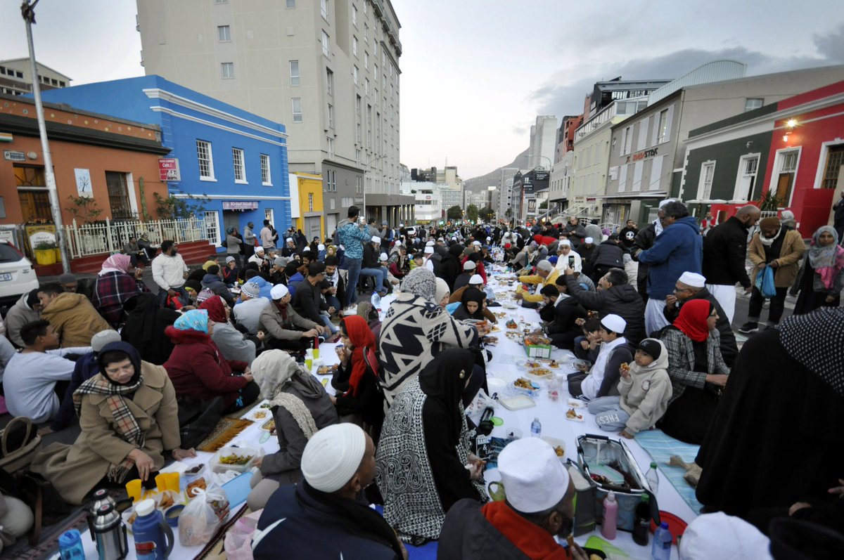 #BoKaap #BoKaapmatters 

dankie vir die photo <a href="/shafiqmorton/">Shafiq Morton</a>
cc <a href="/Kaapstad/">ᴅɪᴇ ᴍᴏᴇᴅᴇʀꜱᴛᴀᴅ #Kaapstad</a> <a href="/CapeTown/">ᑕᗩᑭE TOᗯᑎ</a>