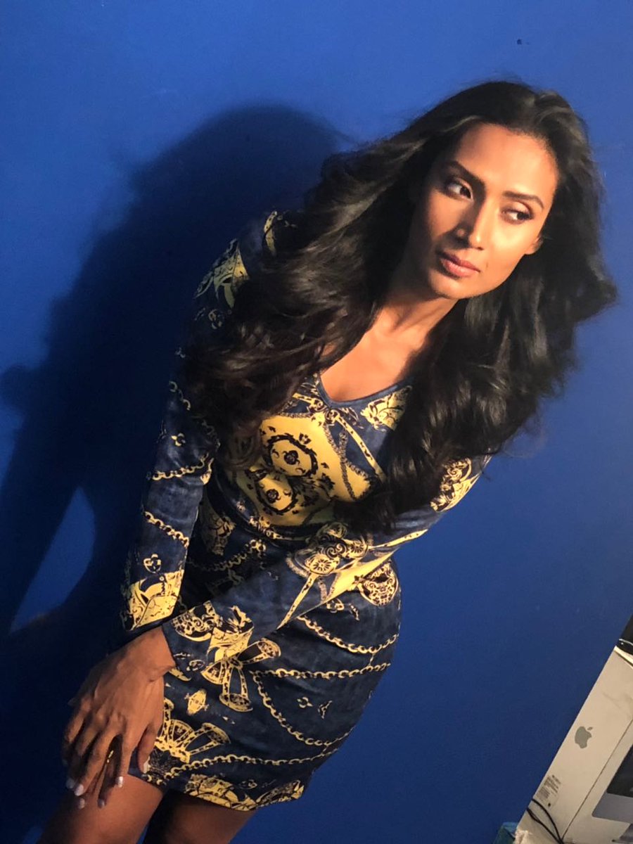 BeYouBeUnique1's tweet photo. IT'S Monday Don't Forget To Be Awesome. #GROOM#BOOM# (PERSONALITY IS WHAT MAKES YOU PERFECT) #beyoubeunique❤ #sabreentajmodel#duskybeauty#sexyme#hot#sawg#styleblogger#stylish#fashionable#personalitydevelopmentmentor#personalitygroomer# https://t.co/SAQF9cyd1z
