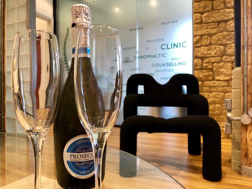 ChalfontChiro's tweet photo. Celebrating π of 1st Year on Friday was a huge milestone for us! Thank you ππ» to everyone for your support... this next year will be incredible π @Backinaction_uk @thrivahealth @boditrax #allroundhealth #cliniclife #backpain #lifestyle #headaches #sportsinjuries https://t.co/q27QR0cwWg