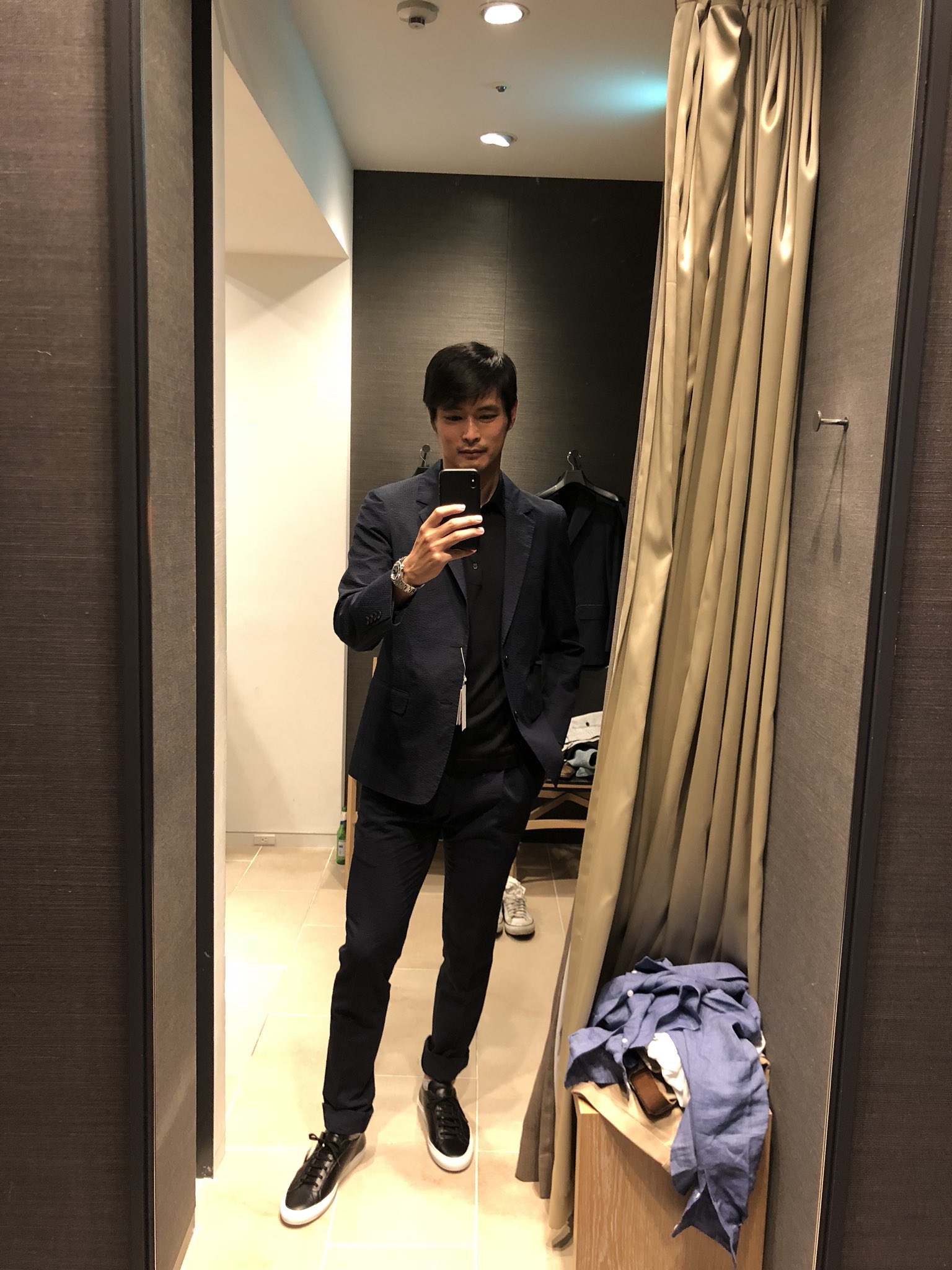 青山 隼 元プロサッカー選手で 今は有楽町のトゥモローランドで働いている廣瀬にコーディネートしてもらった お洒落って楽しいね 洋服の世界も奥が深いなと感じました どう 似合ってるかな 笑 廣瀬智靖 トゥモローランド ルミネ 有楽町 青山隼
