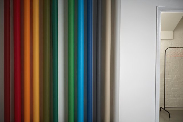 Our casting suite comes with a rainbow of coloramas to hire #rainbow #coloramas #studiohire #castingsuite
