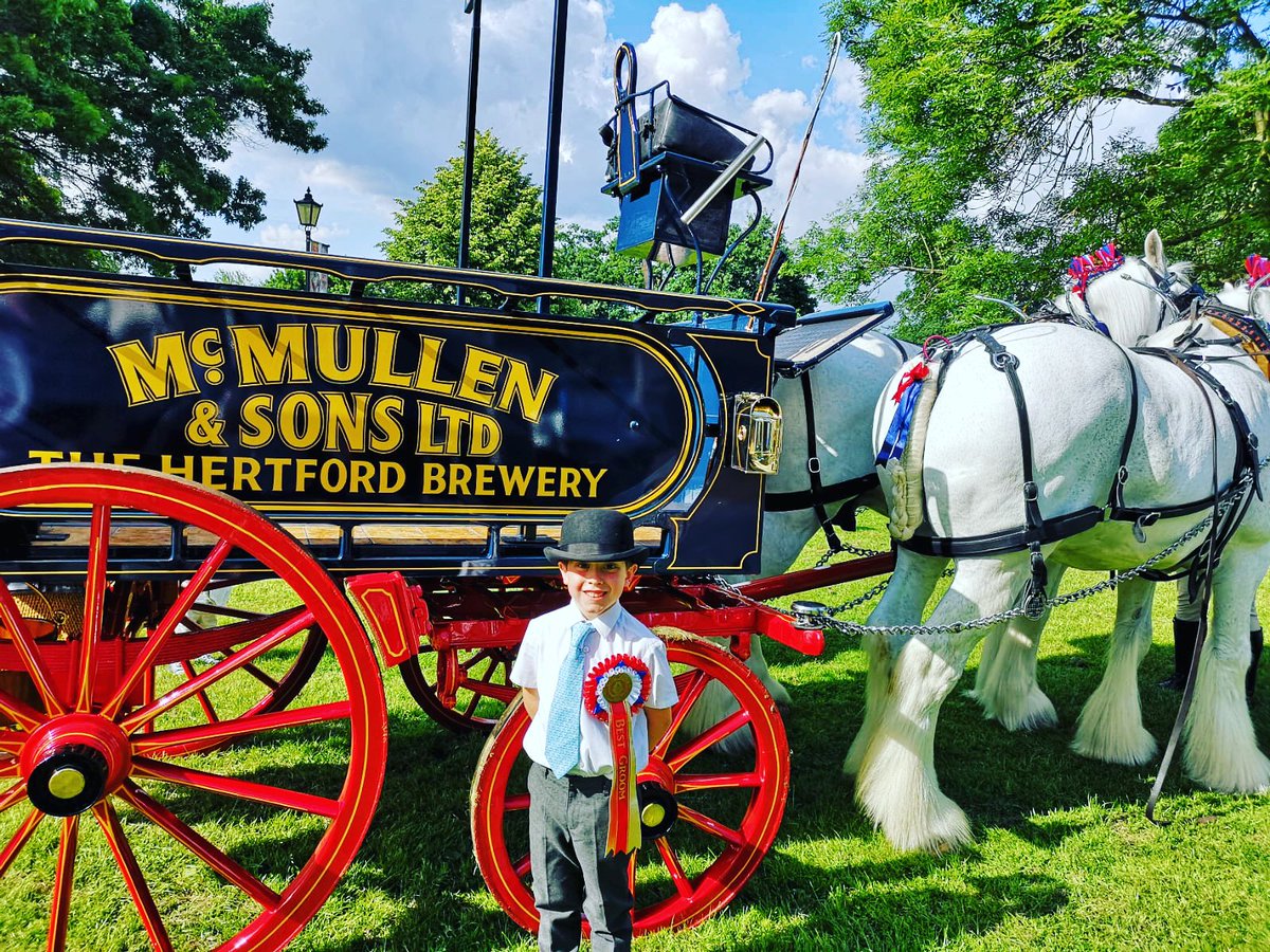 McMullens_pubs's tweet image. A great weekend at #CapelManor for the @WSShires leading our old dray. Well done on winning Best Trade Turnout, the Show Special Award and also to young William winning Best Groom of the show!