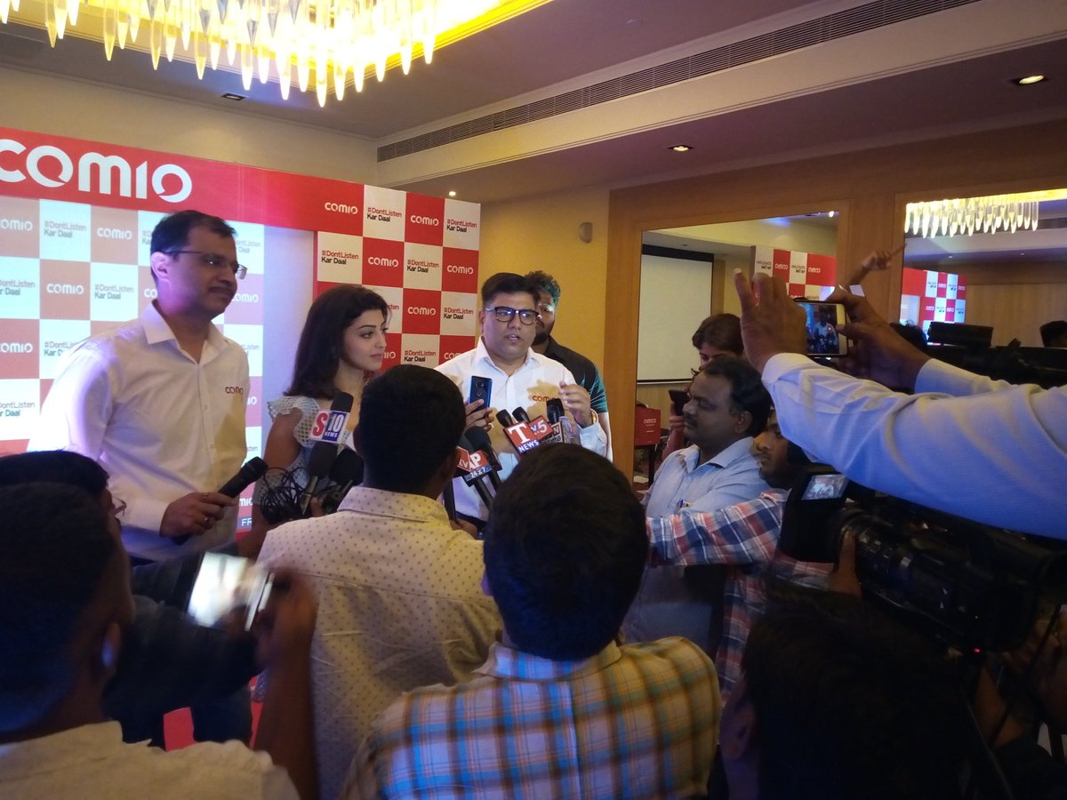 atiwari12in's tweet image. Comio Brand Launched by Beautiful Shinning Star @pranitasubhash at #Hyderabad #NewSmartphone #ComioX1note #comio #DontListen