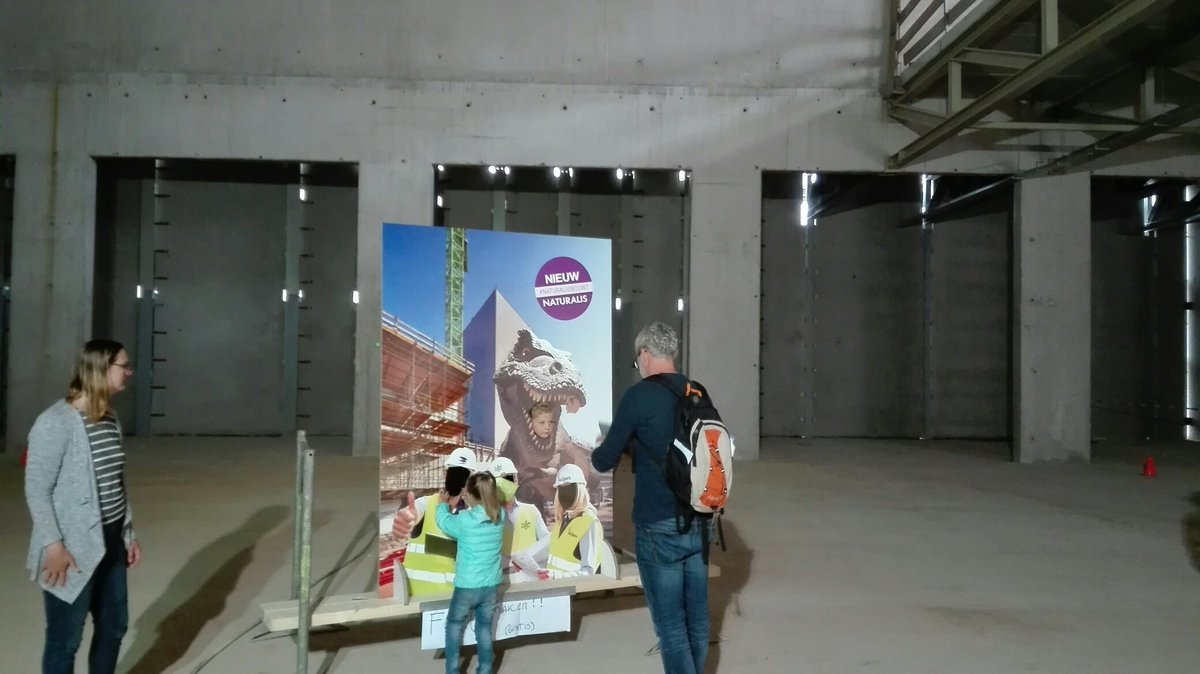 KuijpersNL's tweet photo. Het was een geslaagde #DagvandeBouw bij @museumnaturalis in Leiden. Een unieke kans om een kijkje achter de schermen te nemen van dit indrukwekkende gebouw! MEER INFO: https://t.co/RHP6z1i5Vn @debouwmaakthet_ @JPvanEesterenBV @ULCgroep #naturalisbouwt https://t.co/c9hQh8kx5b
