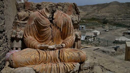 ⭕ Afghan archaeologist Abdul Wahab Ferozi killed by a roadside bomb near Buddhist site #MesAynak.
ℹ️ reuters.com/article/us-afg…
📷 @SavingMesAynak @Brent_Huffman @SalehaSoadat #Unite4Heritage