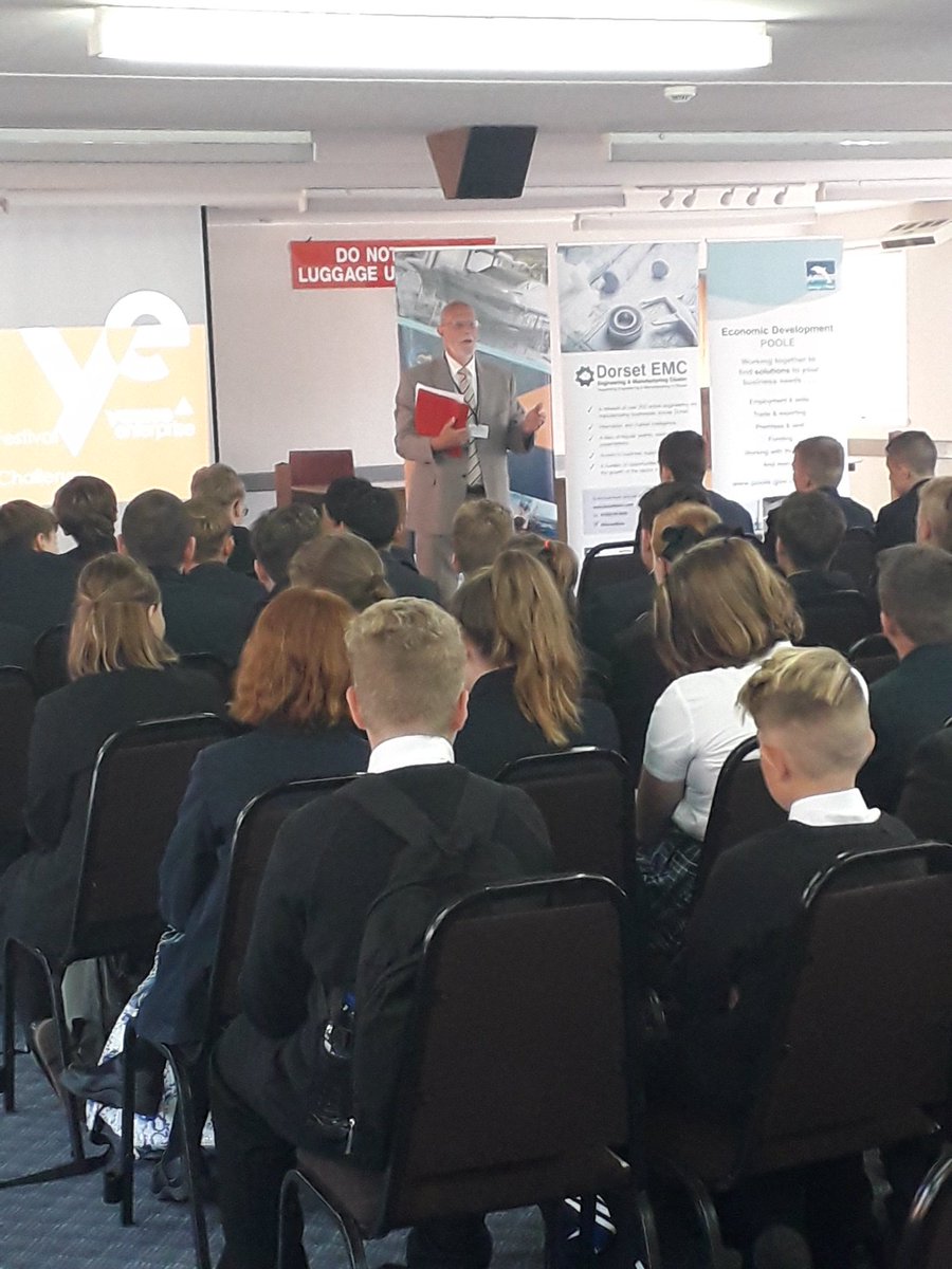 . <a href="/CllrMikeBrooke/">Cllr Mike Brooke #FBPE</a> giving an inspiring talk to the young people at today's STEM event. Talking about his passion for the environment and  the challenges of single use plastics. His message - think outside the box. Such an important topic. #poolemaritimefestival #pmf2018