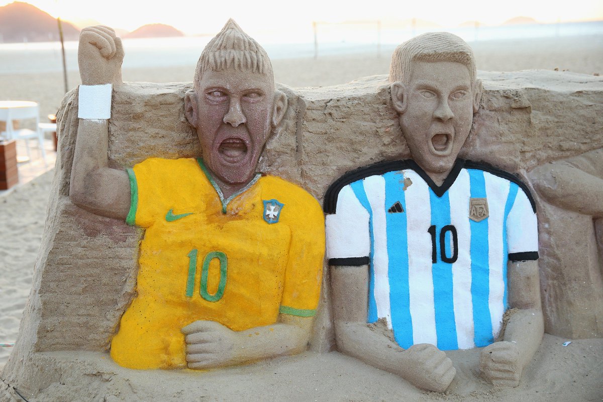 FIFAWorldCup's tweet photo. 😁😁
When you realise it's only 10 days until the #WorldCup 🙌 https://t.co/RiNADTQiI4