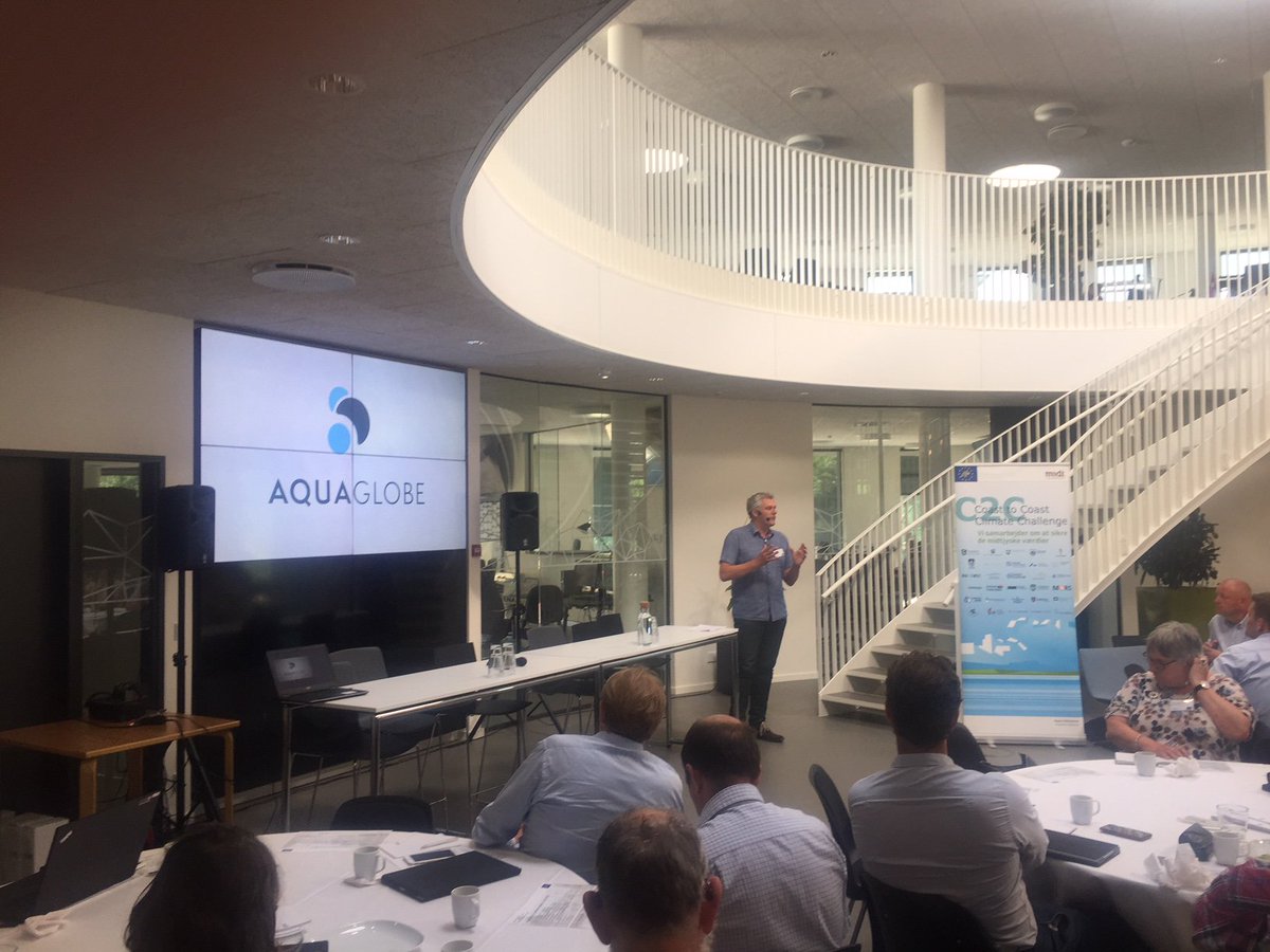 RuneKier's tweet image. @clausleick fra @SkanderborgKomm fortæller om klimatilpasning i Låsby og Gudenåen - og om erhvervsfremme, eksport og miljø i kraft af #AquaGlobe partnerskabet. Det er del af #c2ccc og @RegionalUdvMidt #klima100 #klimamidt