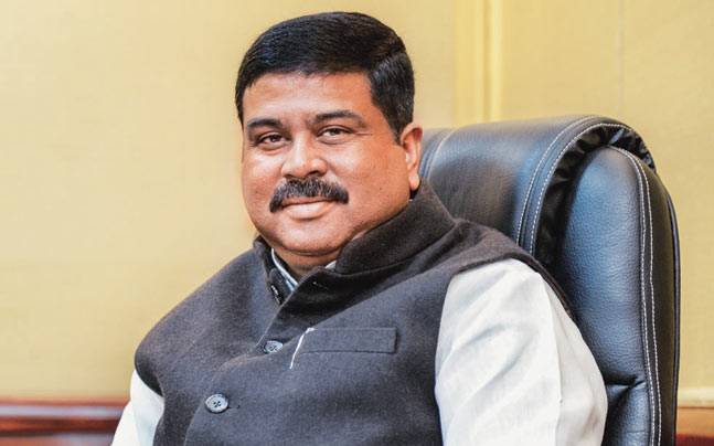 Golden day for India as it ships first shipment for LNG from Russia. Working on strategising gas-based economy for India. Availability of gas &amp; LNG has increased in the recent years, says <a href="/dpradhanbjp/">Dharmendra Pradhan</a>
