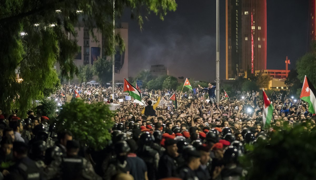 7iber's tweet photo. Comprehensive roundup of day four of #JordanProtests https://t.co/DBC8NmXjJB https://t.co/GuAKbK1FEP