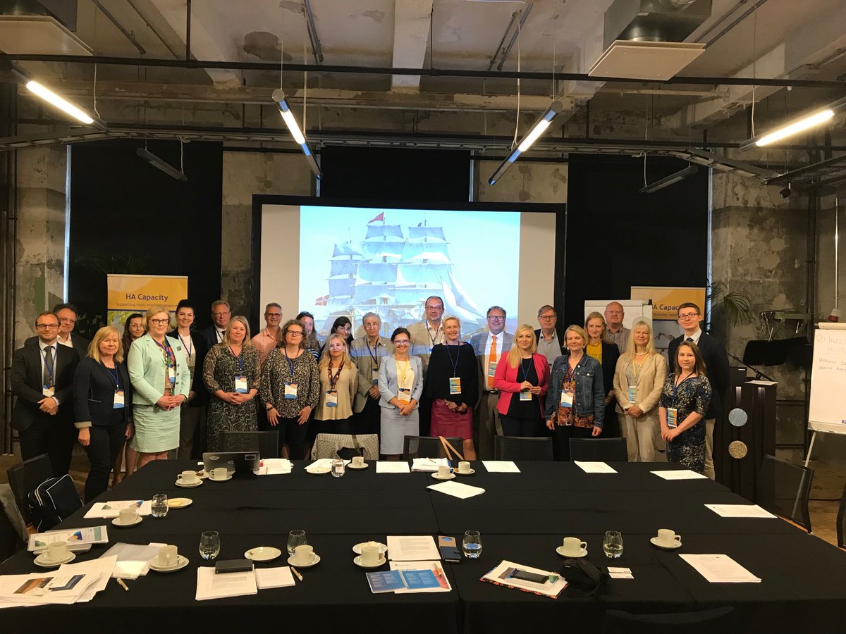 Umbrella_Interr's tweet photo. We've introduced the UMBRELLA project and the upcoming events during the #ParticipationDay in #Tallinn during the #EUSBSRafter2020 forum with @Pomorskie_EU @BISER_PL and Regional Council in #Kalmar county https://t.co/VKjQpbR5ln