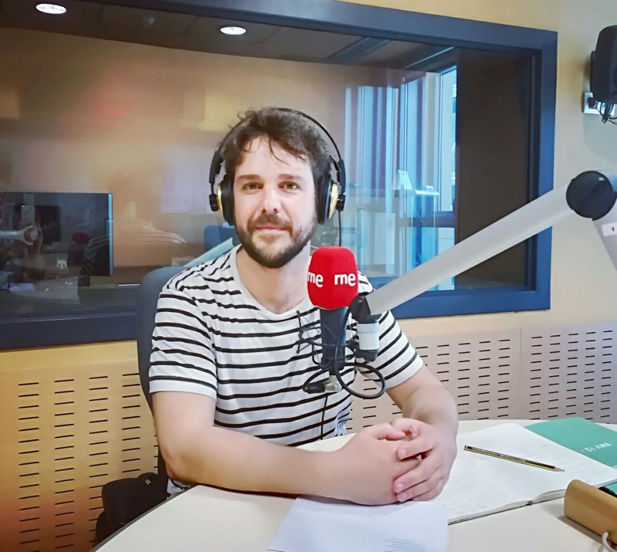 ¡Nuestro director Jorge Losana estuvo este sábado con @Luz_Orihuela en su programa 'Andante con moto' de <a href="/radioclasica/">Radio Clásica</a>! Entre otras cosas, le hemos contado muchas novedades de nuestro #ECOSFestival de <a href="/sierraespuna/">Sierra Espuña</a> y otras tantas de <a href="/cantoriamusic/">Cantoría</a> :  goo.gl/P8V1xE