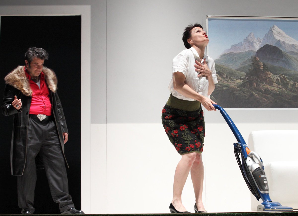TeatrodiRifredi's tweet photo. #recensione Alpenstock
Grazie a @renata_savo per questa interessante riflessione

ALPENSTOCK
una produzione @TeatrodiRifredi 
Angelo Savelli Antonella Questa Ciro Masella Fulvio Cauteruccio 
#forzateatro #stagione1718

https://t.co/8F1qZbzjeF https://t.co/oBy3gPVdTC