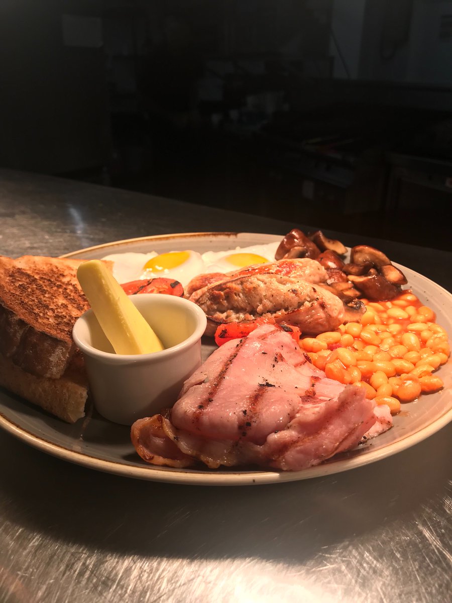 And we’re off! Getting rid of all those monday blues with our full english! #mondayblues #breakfast