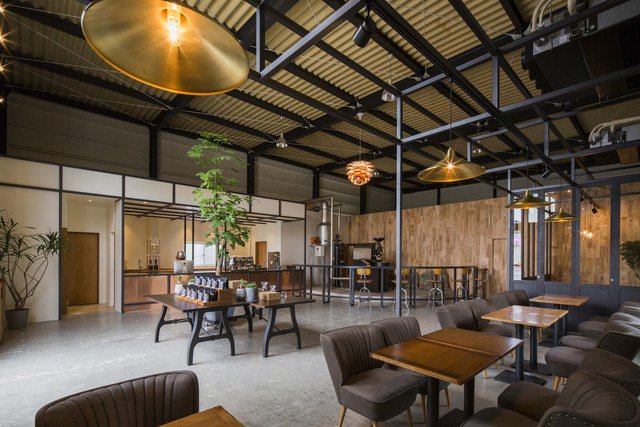 ArchDigest's tweet photo. 12 amazing modern coffee shop designs: https://t.co/vYAWpcu9aX https://t.co/zJW7xko0fK