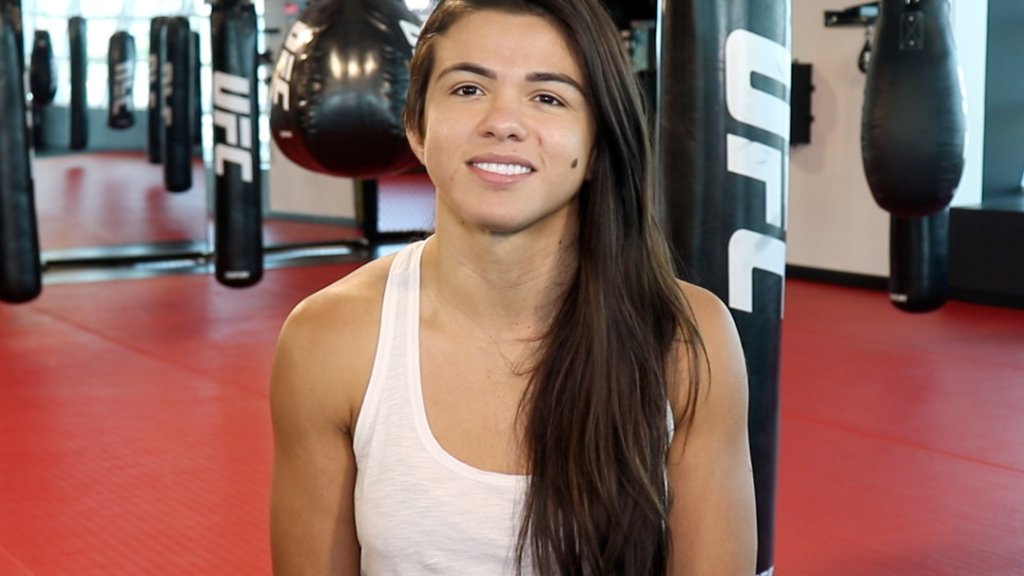 How strong is Jessica Andrade? 