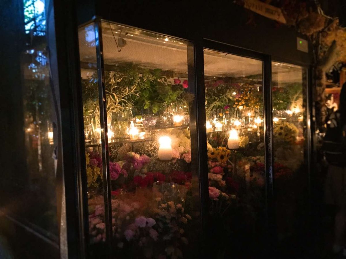 ブログdeバーチャル駅長 阪急電鉄 茶屋町のキャンドルナイトで感動したのはお花屋さん Florist Mary T Co Barmcaque1 こんな綺麗な世界があってもよいのかというくらいずっといたいと思う空間でした 梅田 茶屋町 キャンドルナイト お