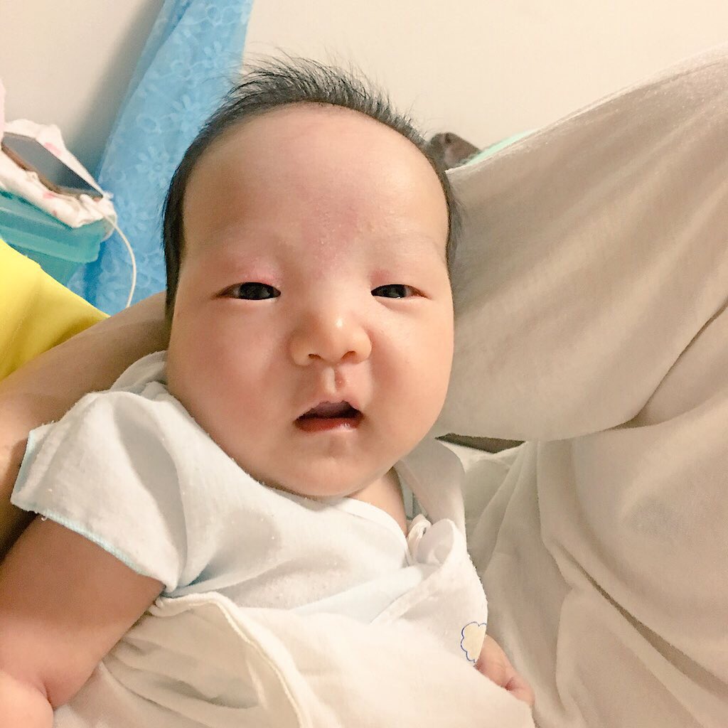 Fsolute's tweet photo. เอ๊าา ยิ้มมม โร่ยิ้มมมมมม #ฮิฮิเป็นเด็กตลก #2m10d #BabyHiro https://t.co/B1Mf4DJI9y