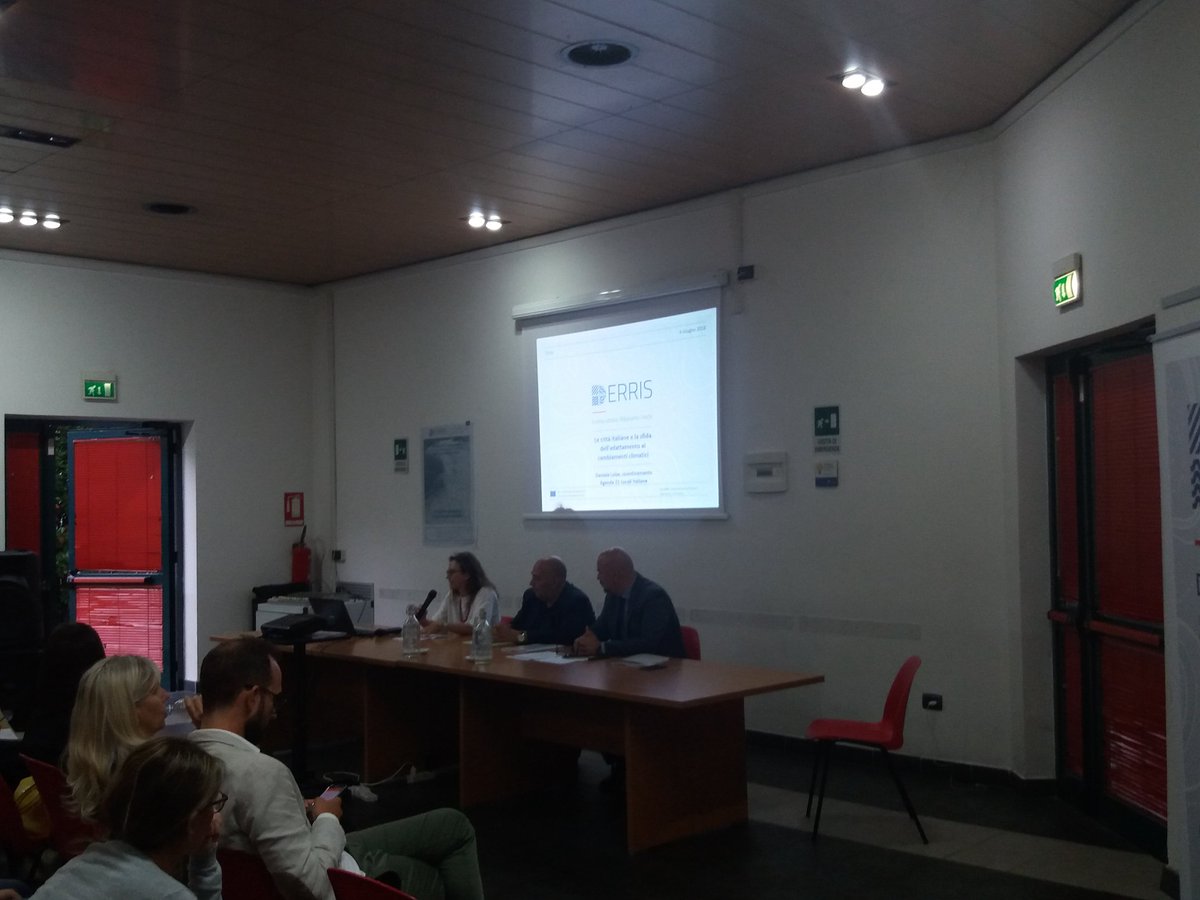 LifeDerris's tweet photo. #LifeDerris #PPP per affrontare il #climatechange: 2 aziende del pilota di #Torino raccontano la loro esperienza. Creare consapevolezza e cultura del rischio @UnipolGroup_PR @Agende21 @cineas_risk @comuni_anci https://t.co/ZwoikH73jH