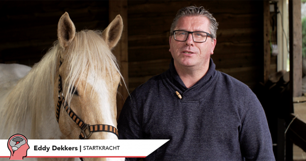 PTSSchallenge's tweet photo. Welke bijdrage kunnen paarden leveren bij de behandeling van #PTSS? Eddy Dekkers van @Startkracht_ED vertelt het https://t.co/WaSOu8Dxmk https://t.co/JvvspbcXoK