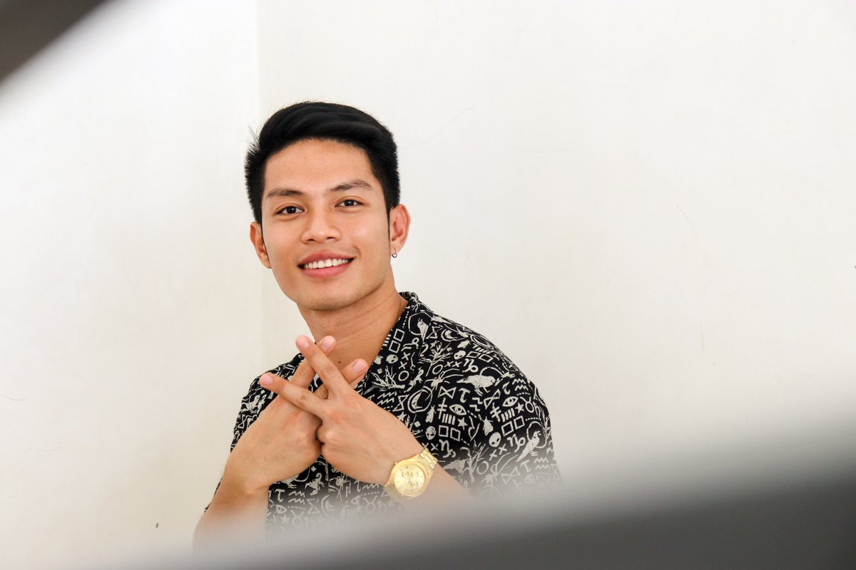 iamjmbales's tweet photo. Can I be your hashtag JM ? 😃

#JM https://t.co/mhIT7zWArI