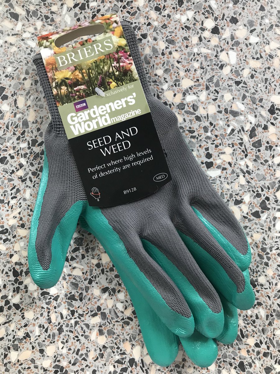 Always a cause for celebration when the postie brings your giveaway prize from @GWmag 🌿🌼🌱 #gardening #gardeninggloves #seedandweed