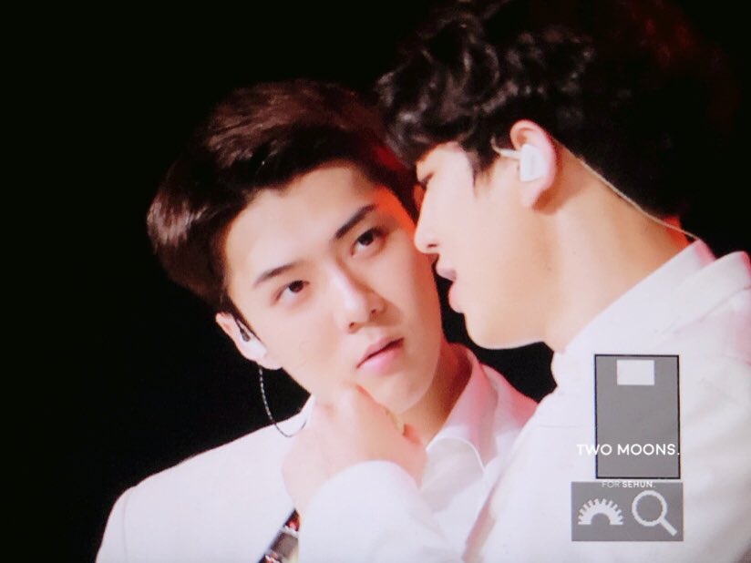 exo_2moons's tweet photo. 180603 ElyXion in HK #세훈 #SEHUN 😮😮 형아 계속 물끄럼ㅋㅋㅋㅋㅋㅋㅋㅋ https://t.co/R2gOmyPhty