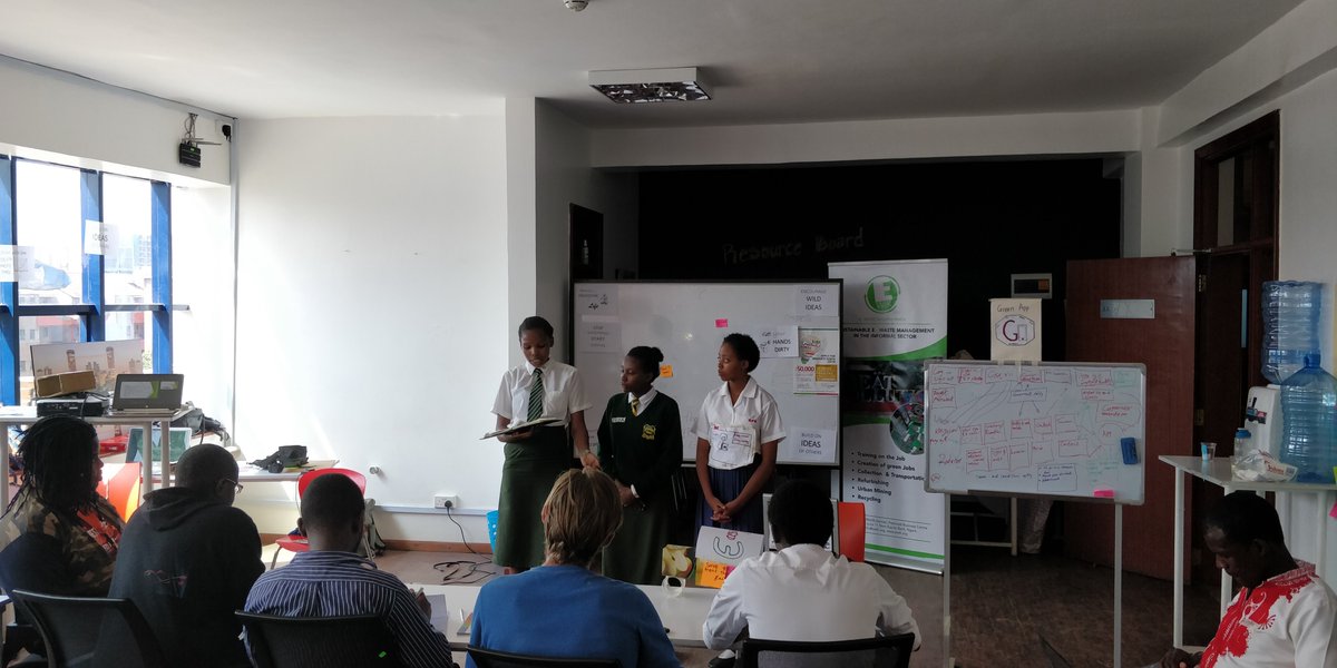 Pitching on the top ideas for the groups #designthinking #4ewaste #2018WED