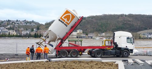Wusstest du schon, dass wir dir auch logistisch unter die Arme greifen können?
⯈ Baustellenlogistik
⯈ Silotechnik
⯈ Mischtechnik
⯈ Paletten- und Lagerlogistik 
Hier geht es zu deinen maßgeschneiderten Logistiklösungen: quick-mix.de/de/service/ber…