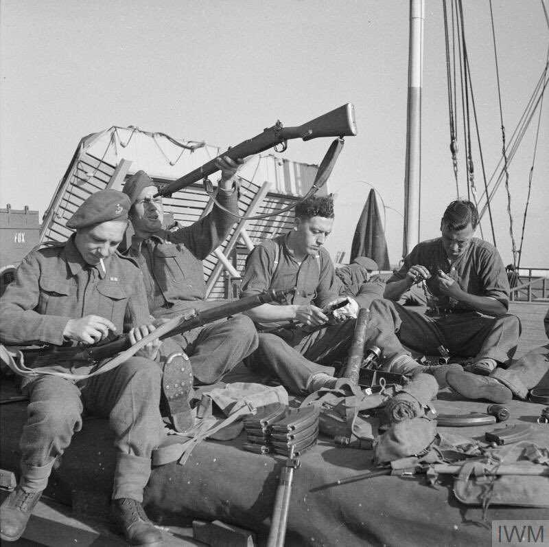 HistoricalSoton's tweet photo. 3 June 1944 - On this day 74 years ago, three days before D-Day, troops from 7th Battalion Green Howards, 69th Brigade, 50th (Northumbrian) Division, prepare for the invasion on board the landing ship 'SS Empire Lance' at Southampton.
(๐ธ: @I_W_M) https://t.co/mai2tpja7m