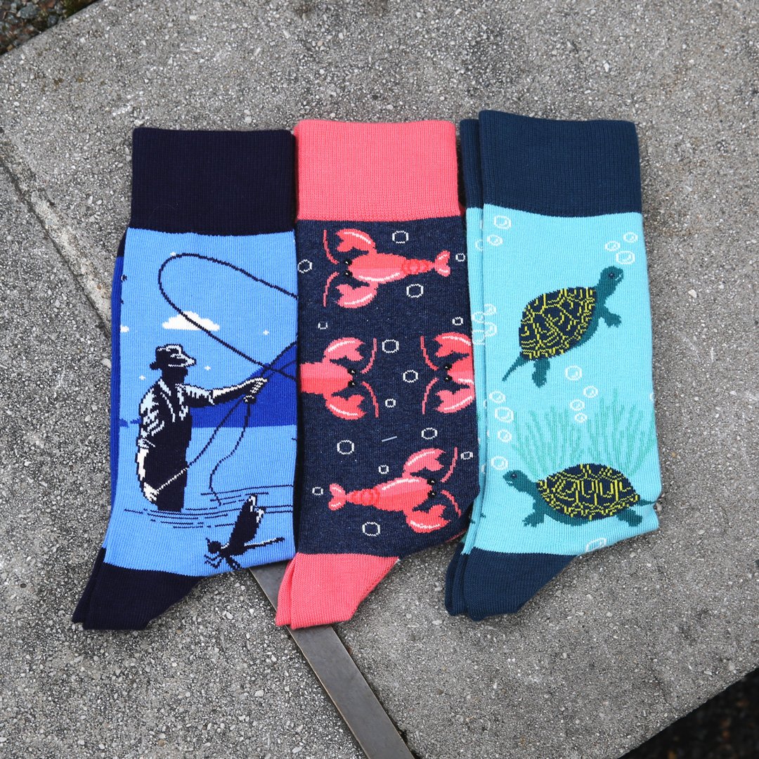 boldSOCKSdotcom's tweet photo. #WelcomeToTheWeek -- It's SUMMER! ☀️ Get out on the water this week, whether it's fly fishing in Colorado 🎣 on the rocky shores of Maine 🦀 or with the sea turtles in Florida 🐢 -- go out and #carpediem! 👣 https://t.co/M059L9KEY5