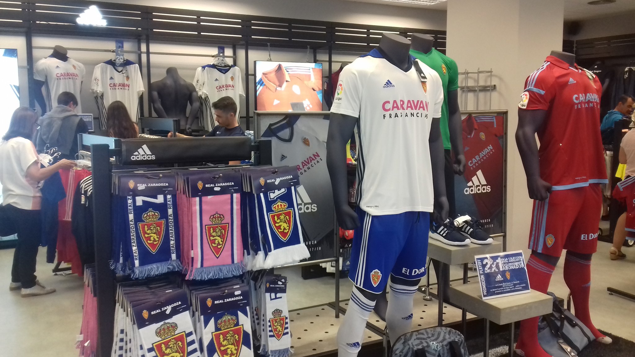 Disturbio ponerse nervioso Permanece Real Zaragoza 🦁🤍💙 on Twitter: "Tienda oficial del #RealZaragoza abierta  hasta las 20 h. 👉 2x1 en colección oficial adidas para abonados y  simpatizantes. https://t.co/WEiSHrmC4Y" / Twitter