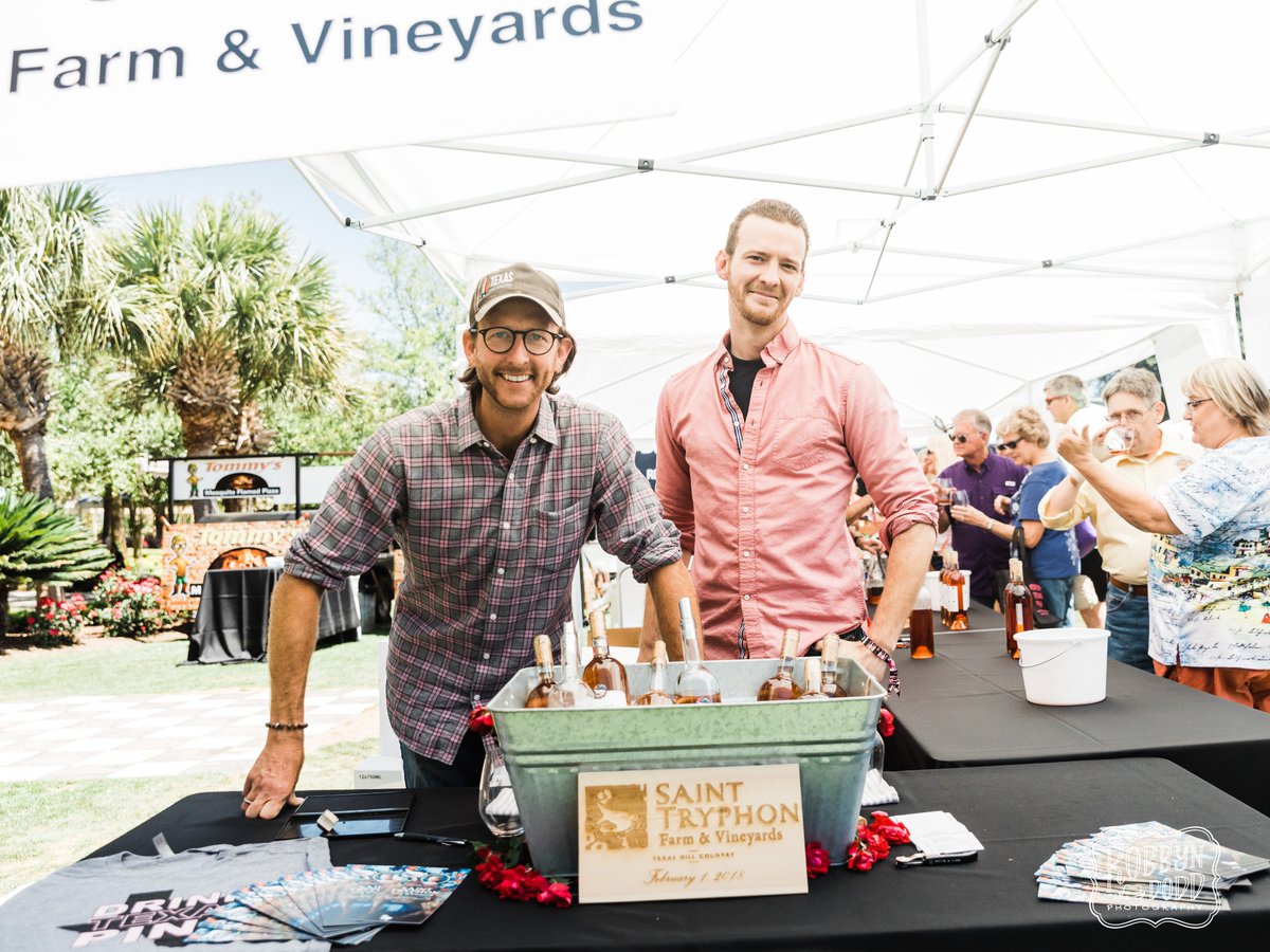 TX Wine Revolution tweet media
