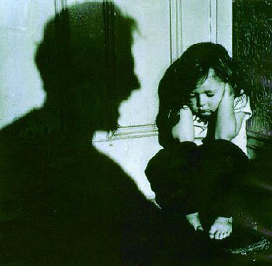 LuisIus82's tweet photo. Por el Día Internacional de los Niños Víctimas Inocentes de Agresión, hemos de reivindicar el derecho todo niño y niña a vivir en un ambiente de paz y protección lejos de todo acoso, violencia y conflictos armados. #StopAttacksOnChildren #ChildVictimDay
https://t.co/rfC2NReryK https://t.co/ovVI5dXtf5