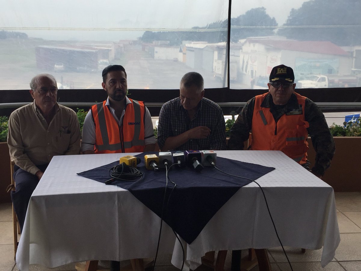 .<a href="/guatemala_dgac/">DGAC Guatemala</a> habilita puente aéreo para llevar ayuda humanitaria a los damnificados. Tienen disponibles 4 helicóptero para trasladar recursos.

Vía @michelaguirre_