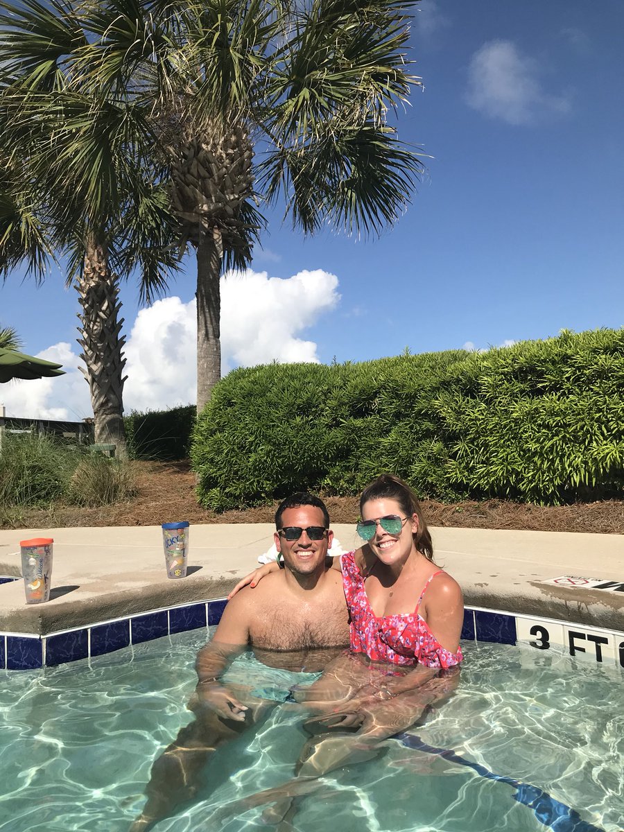 TylerBack's tweet image. Happy Birthday to my other half, my rock, the woman who keeps me smiling every single day, my best friend, and my beautiful wife. Excited to celebrate tonight 🎉🎉🎉 @glittergingham !! #sheisolderthanme #1yearawayfrom30