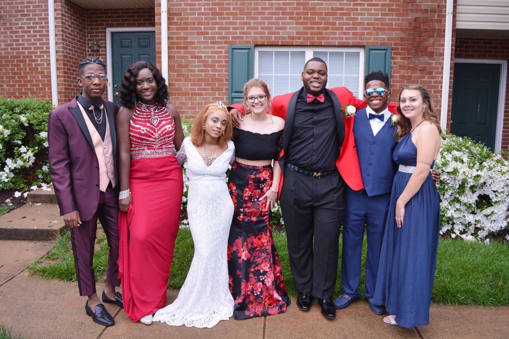 Londin0Gambin0's tweet photo. I’m late but prom was greaaat ya digg😎,#Prom2k18 https://t.co/iheYS1LWXT