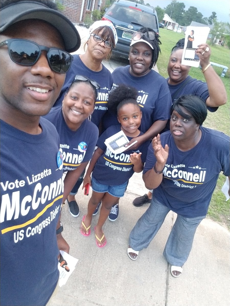 LizzettaMcConn1's tweet photo. What a great time we had in Eight Mile, Al yesterday! #lizzettaforcongress #al01 #onemoreday https://t.co/NcdCs3csOa