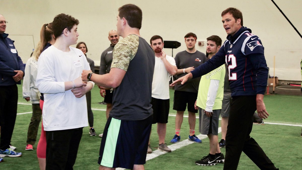 Patriots's tweet photo. Practicing with the pros at #Patriots Fantasy Camp! https://t.co/lh1eudi18v
