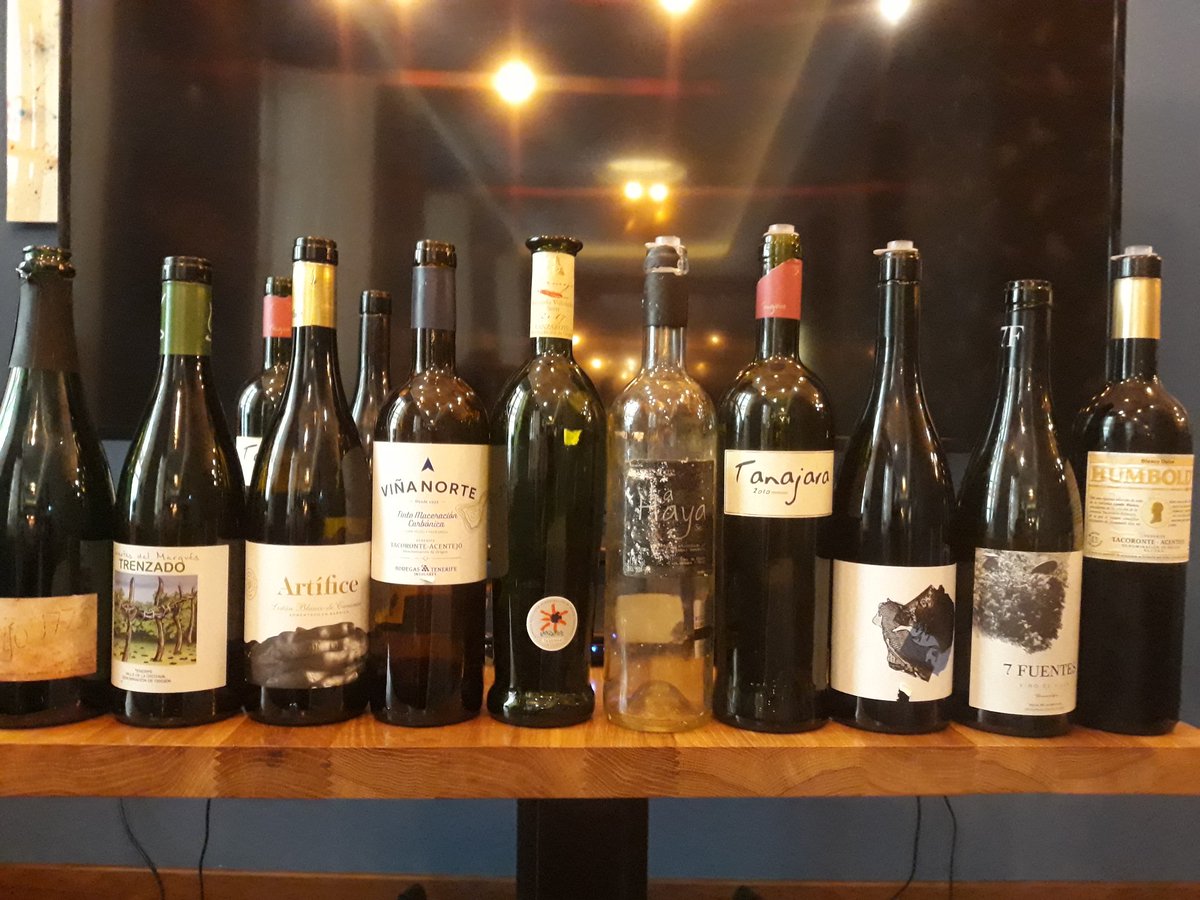 domvinos's tweet photo. Esta ha sido la propuesta de Vinos para la Jornada de Cocina @canarias_es en @EBOKArestaurant https://t.co/b7vtLPFgNe