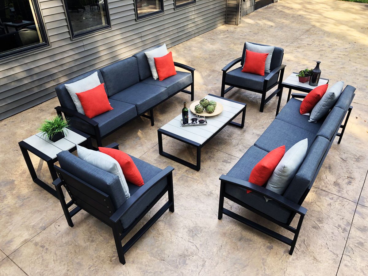 DuroGreen's tweet photo. Summer days are calling our names! This #Parkcity set is great for lounging and entertaining! #durogreen #recycled #recycledfurniture #durogreenoutdoor #outdoordesign #designinspiration #summer #summerdays #sunnydays https://t.co/VfAENCNKqc