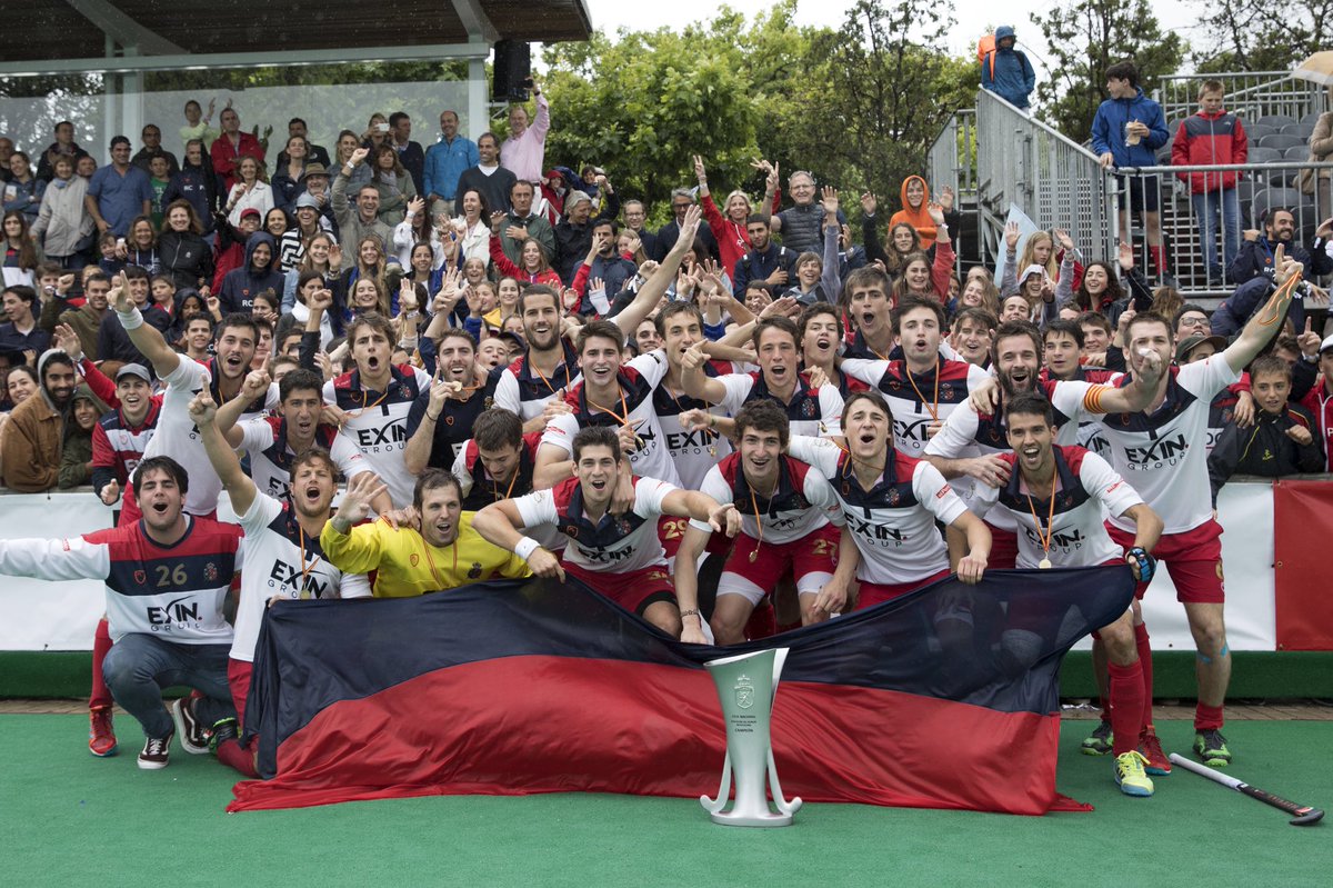 pcavaller's tweet photo. Bajo una intensa lluvia, rodeados por más de 1.000 amigos y familiares y ante el rival más incómodo que se puede tener. Nos da todo igual. Incontestables durante todo el año. Sólo recogimos el premio.
CAMPEONES DE LIGA 17/18
SOMOS HISTORIA | SOMOS LEYENDA
#FinalFourRCPB https://t.co/cMSMGtoUv8