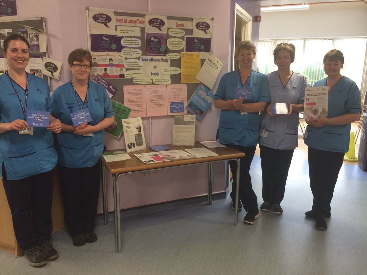 Speech & Language Therapists at PRI complete dementia training at ‘skilled’ level on #DementiaAwareness week. #skilledworkforce @elaineahpmh @NHSTayside @rcsltscot #AHPConnectingPeople
