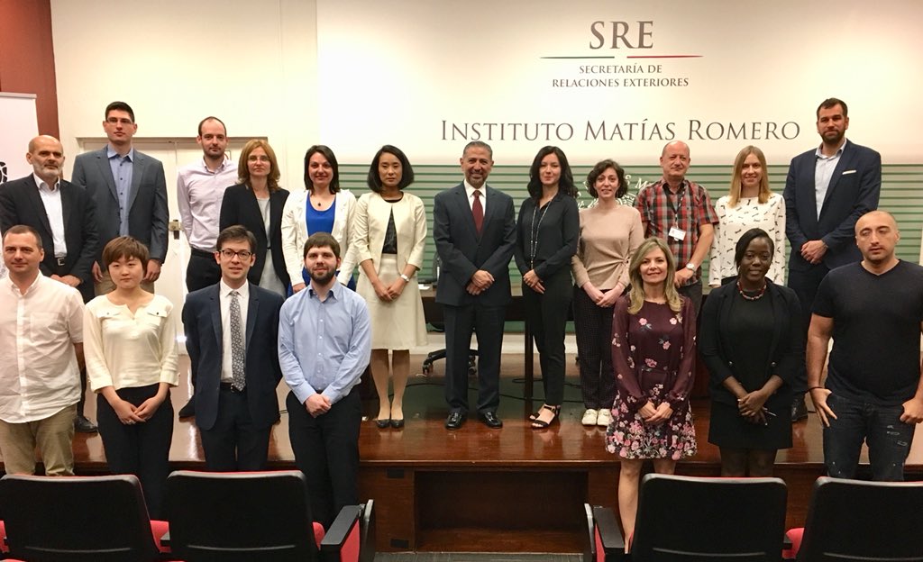 Un gusto compartir #BuenasPrácticas de la #ProtecciónConsular 🇲🇽 con colegas de otros países en el XIV Curso de Política Exterior de México para Diplomáticos Extranjeros del <a href="/imatiasromero/">Instituto Matías Romero</a> <a href="/SRE_mx/">Relaciones Exteriores</a>