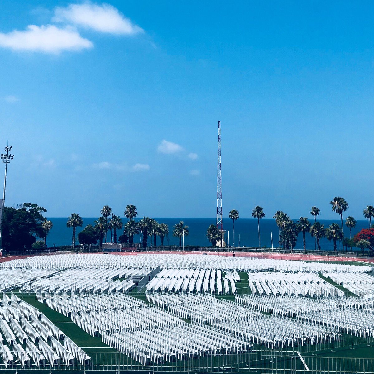 RimaIskandarani's tweet photo. @aub_lebanon #classof2018 #countdownbegins #endofonejourneybeginningofanother #onyourmarksgetsetgo #successstories #yearinyearout #students #prideof @aub_lebanon #greenfield #green #campus #bluesky #mediterreansea #rasbeirut #lettheshowbegin https://t.co/NWJWIXnBtC